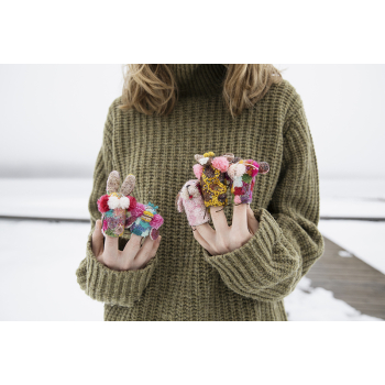 Tiny Friends:A Guide to Mosaic Embroidery